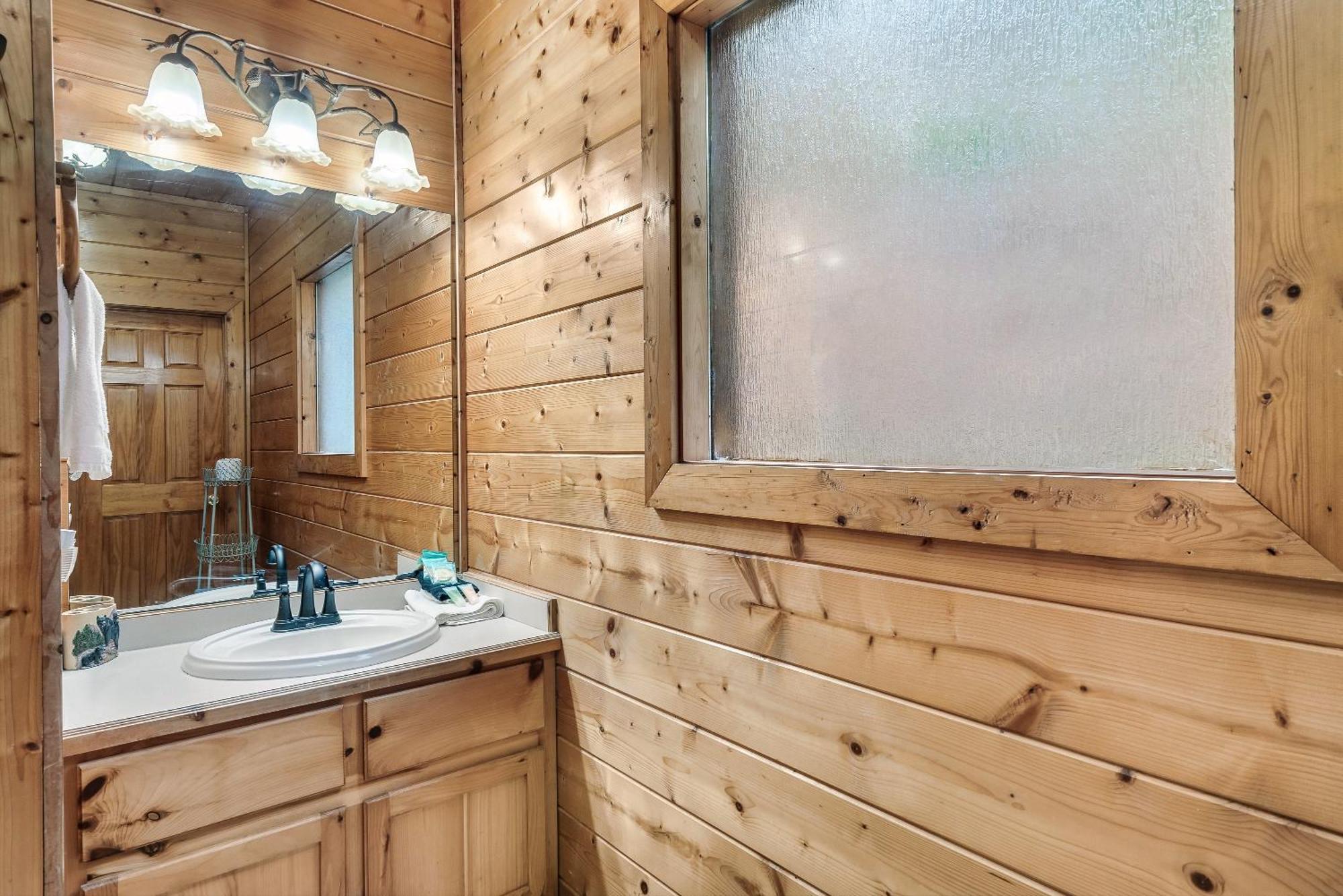 Private! Hot Tub, Views, & Games Hébergement de vacances
