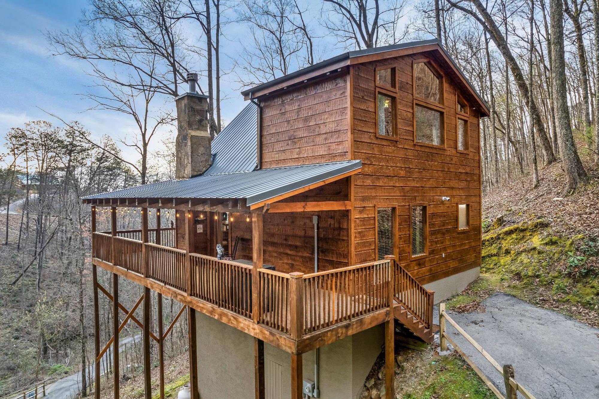 Private! Hot Tub, Views, & Games Sevierville